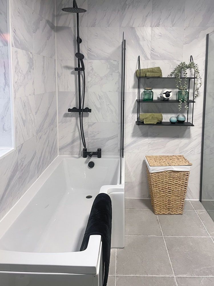 Full-size bath